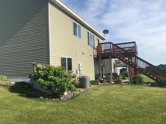 3rd image of 836 Poplar Dr SE