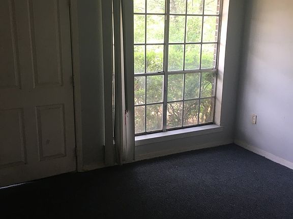 3rd image of 1710 Stewart Ln