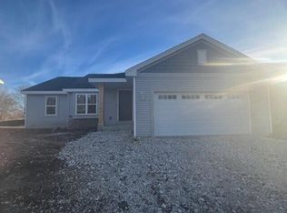 1068 Ridgeway Dr LOT 9, Pewaukee, WI 53072