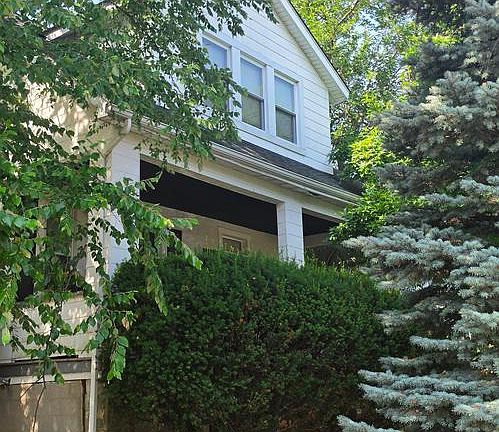 2nd image of 3607 Brehms Ln