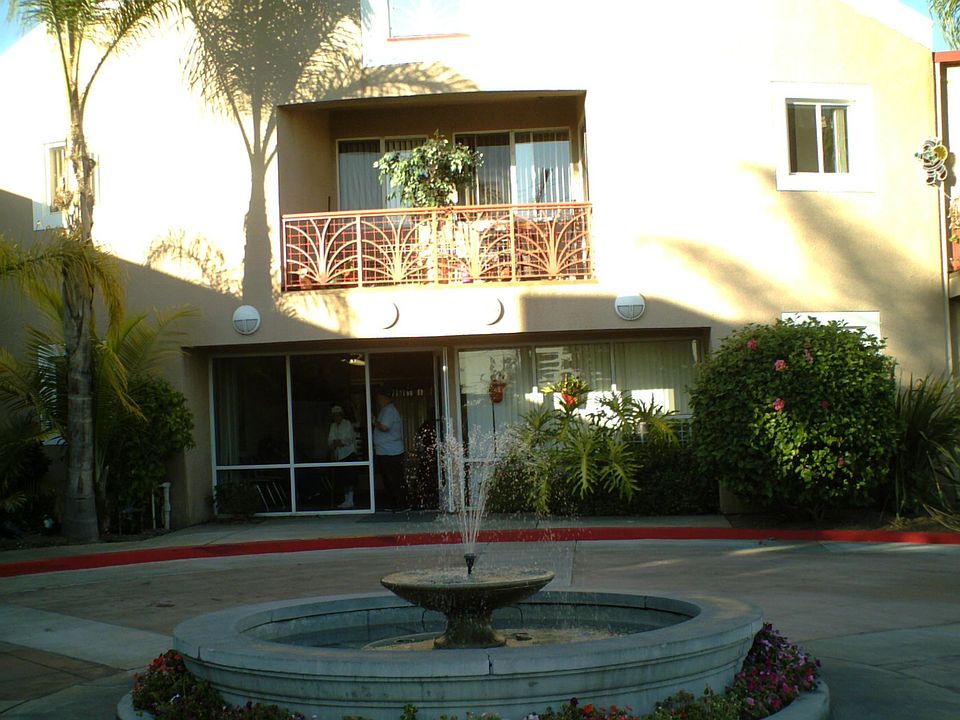 Clara Court Apartments