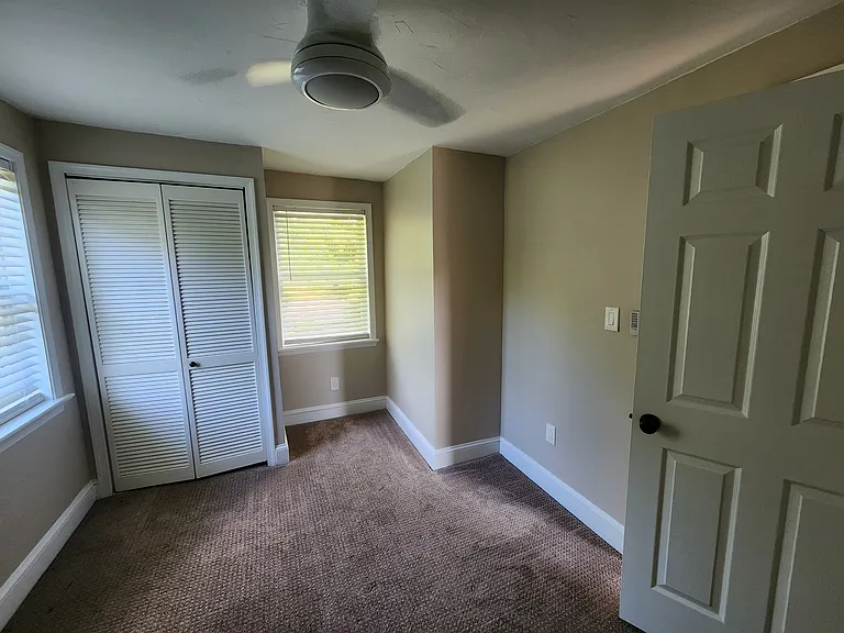 Bedroom 1/front right