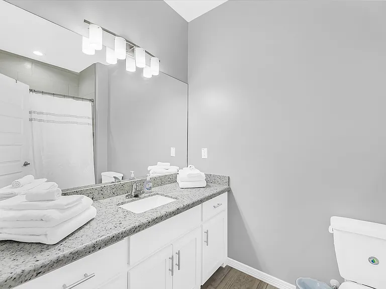 2100 W Harrison St #1 — Photo 8
