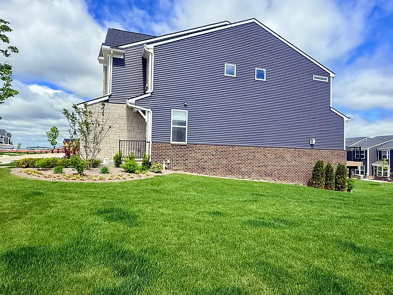 1420 Arcadia Dr — Photo 5