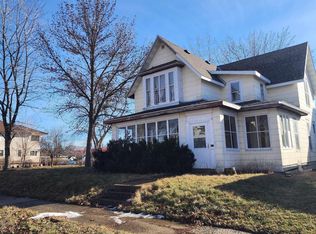 116 W 4th St, Redwood Falls, MN 56283