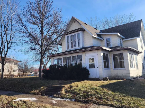 116 W 4th St, Redwood Falls, MN 56283