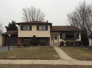 17 Fenway Rd, Hamilton, NJ 08620