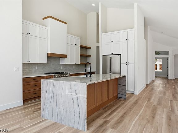 5th image of 315 Modesto St