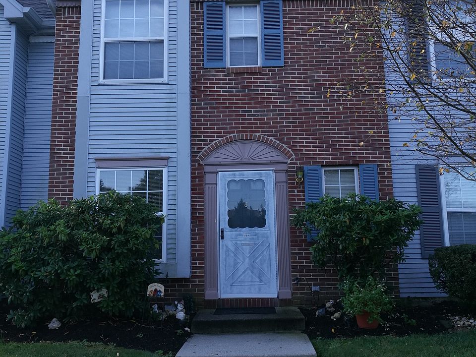 1st image of 138 Bret Ct