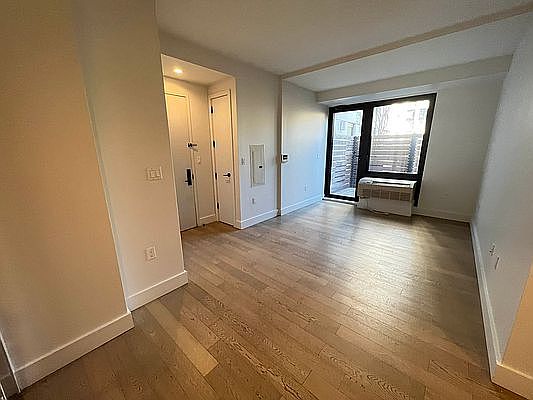 1st image of 635 4th Ave #211