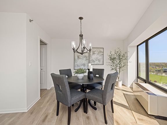 5th image of 5000 Town Ctr Suite 1304