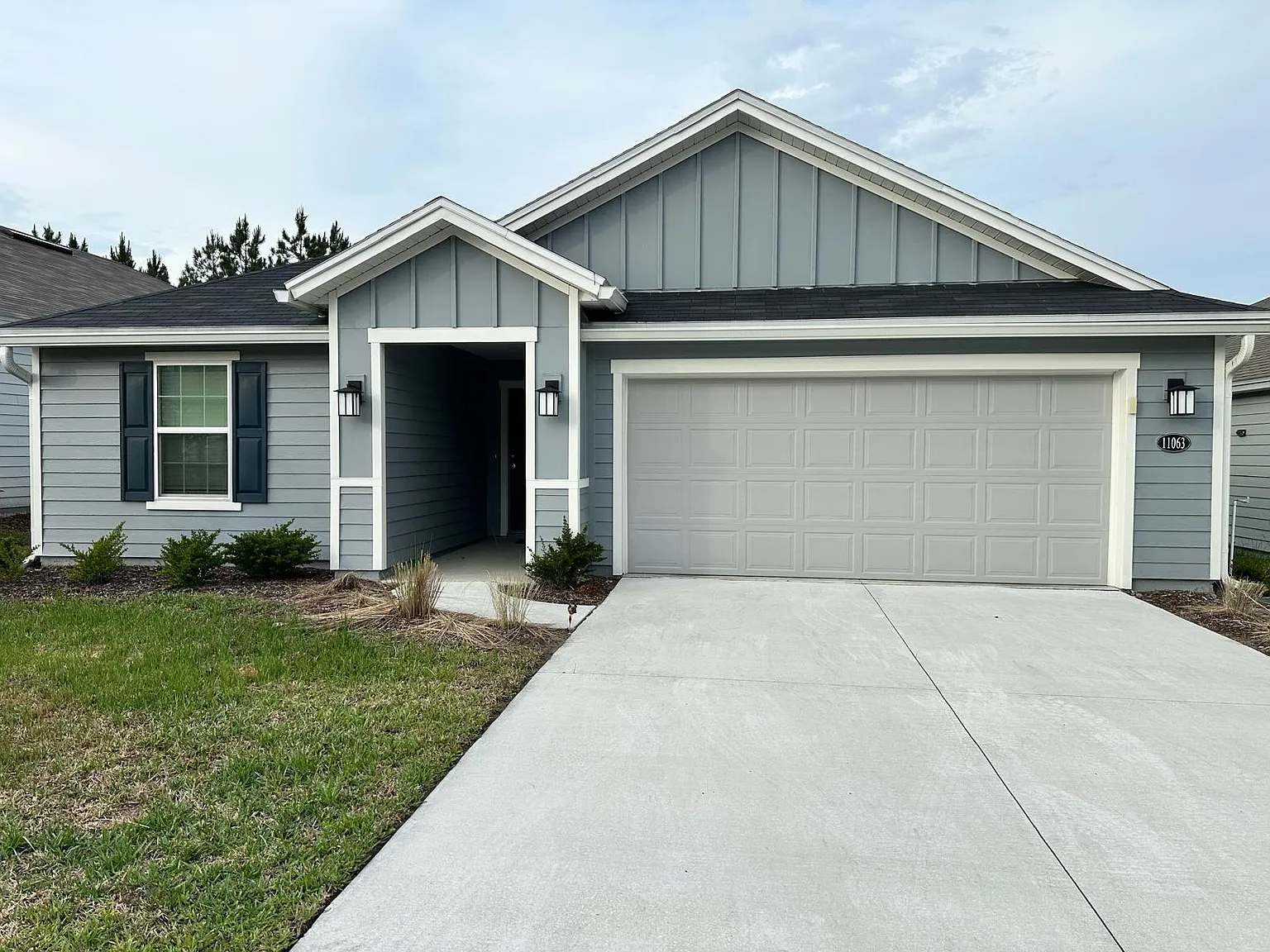 4 bed, 1997 sqft, $2,149 — Photo 2