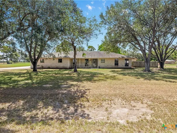 203 Michael St, Inez, TX 77968