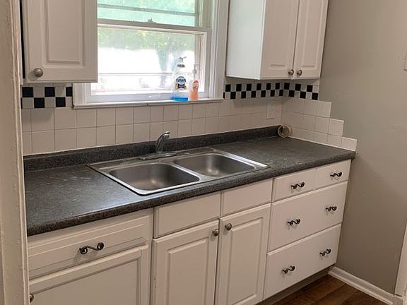 2nd image of 1441 S Willow Ave