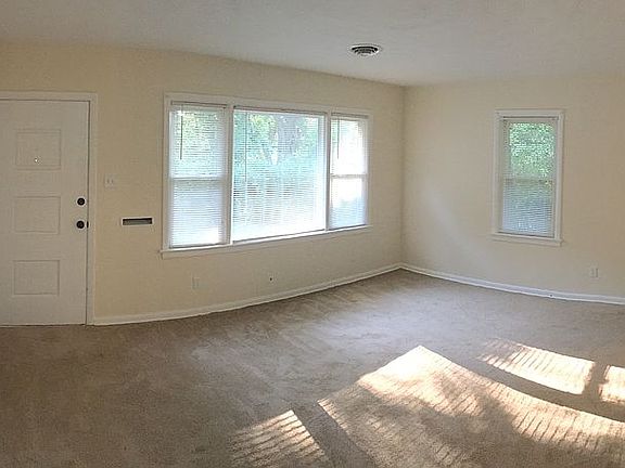 2nd image of 909 Cambridge Ave