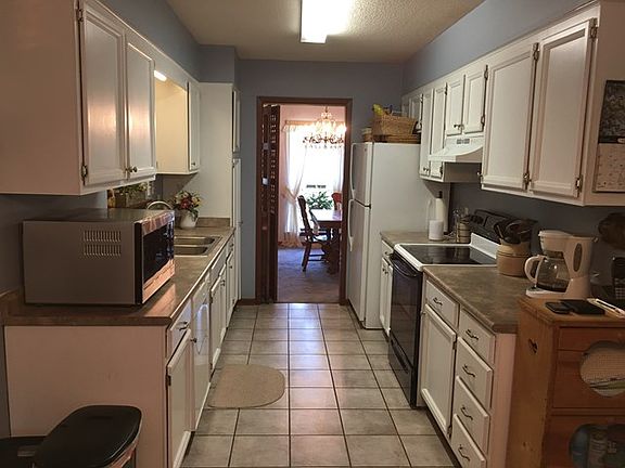 5th image of 312 Country Club Dr