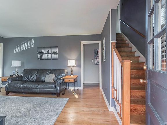 4th image of 7212 Margaret Ave