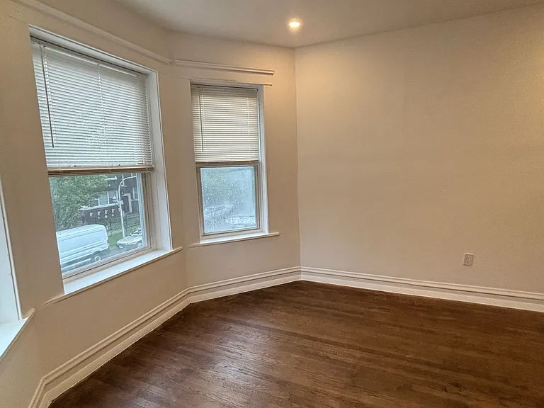 740 N Spaulding Ave #2F — Photo 18