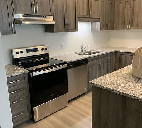 3rd image of 261 Woodbine Ave #67