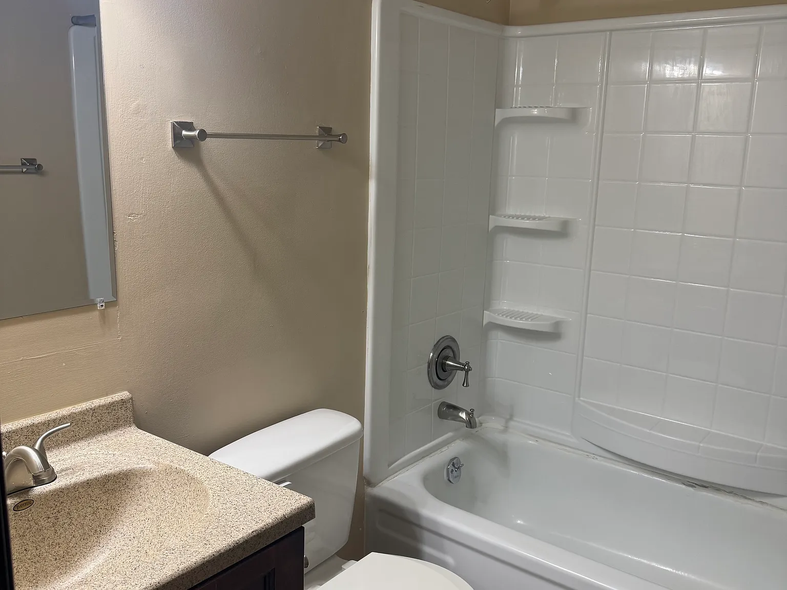 2 bed, 900 sqft, $1,350 — Photo 4