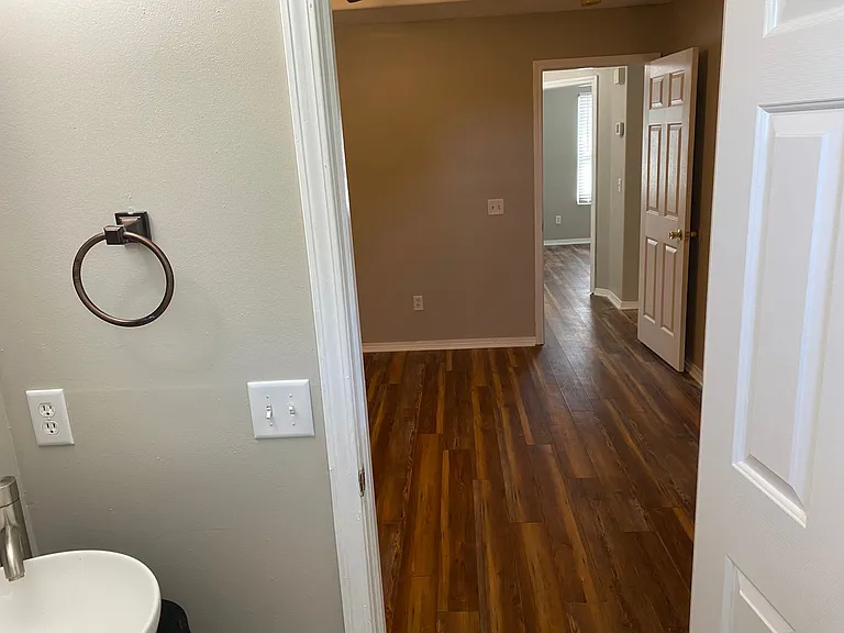 449 W Hines St — Photo 10