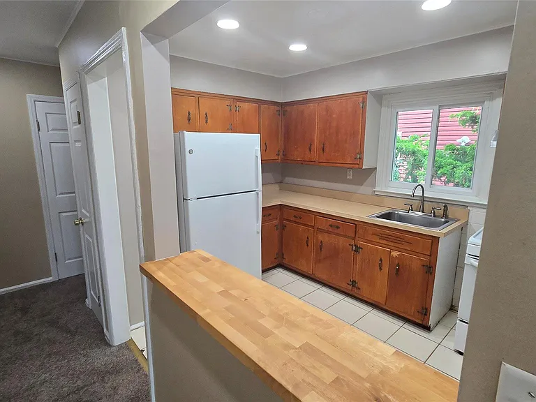 465 Magnolia Blvd — Photo 4