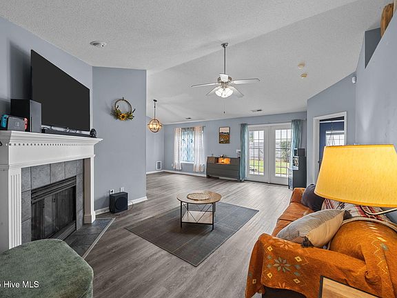 3rd image of 205 Sellhorn Boulevard