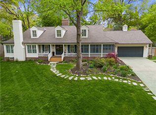 3215 Tomahawk Rd, Mission Hills, KS 66208