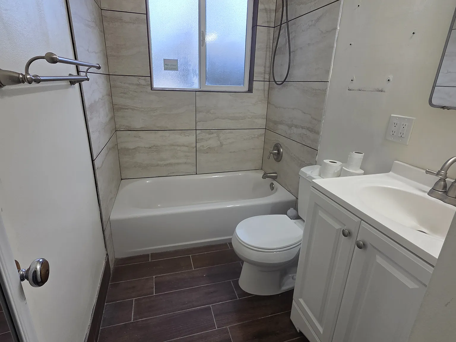 1 bed, 850 sqft, $1,200 — Photo 4