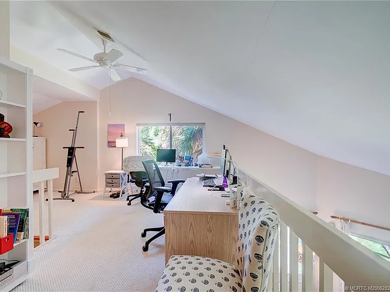 233 NE Edgewater Dr #201 — Photo 43