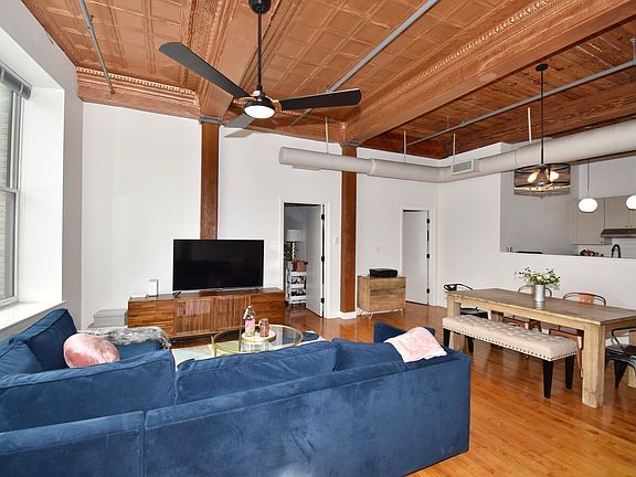 2nd image of 385 Worthington St #2F