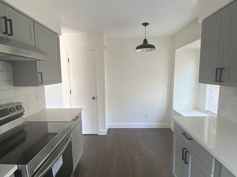 9748 Windy Ridge Rd — Photo 7