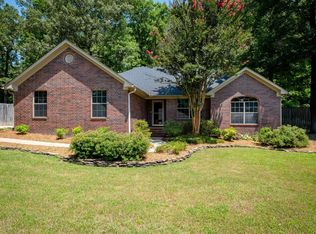 2710 Millbrook Dr, Benton, AR 72015
