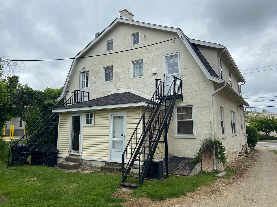 2nd image of 32 Chestnut Rd
