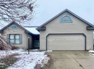 974 Highfield Ct, Middlebury, IN 46540