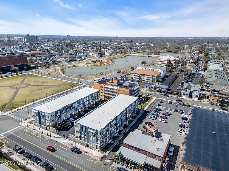 1403 N Kingsley St #210 — Photo 48