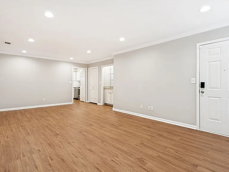 201 Ellwood St #109 — Photo 5