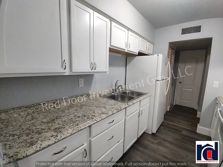 706 W Dixie Ave #12 — Photo 6