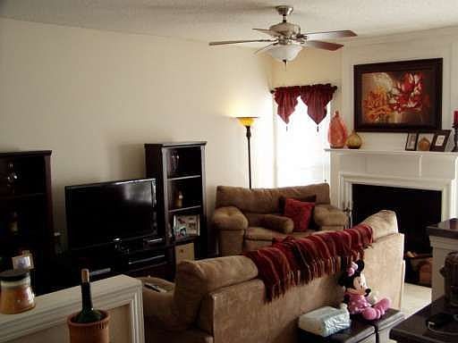 3rd image of 6451 Parkway Trce