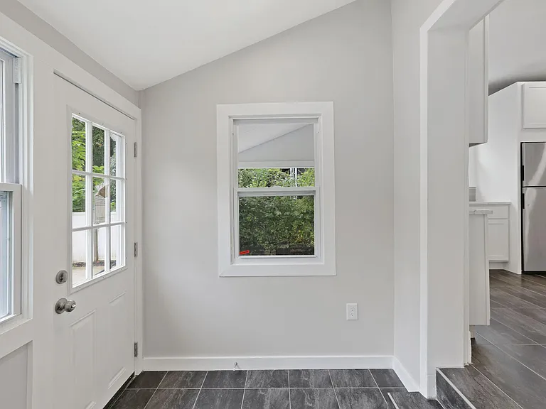 6011 44th Ave — Photo 14