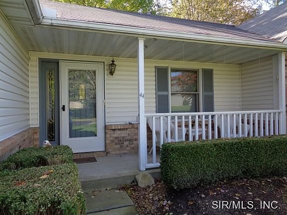 3rd image of 44 Autumn Glen Dr