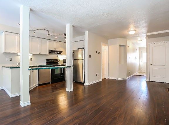 4th image of 284 Ferndale Dr S #284