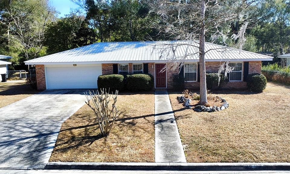 1st image of 4129 NW 32nd St