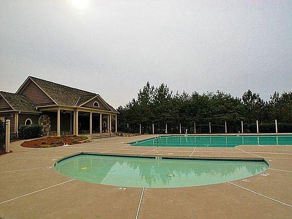 3rd image of 349 Heritage Overlook