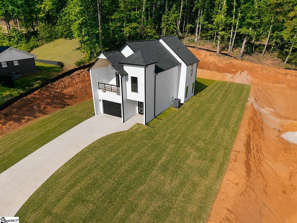 1st image of 156 Boxwood Ln