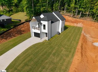 156 Boxwood Ln, Easley, SC 29640