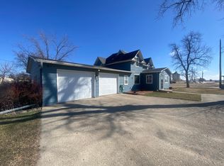 519 E 2nd Ave, Groton City, SD 57445