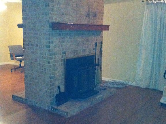 Family Room (fireplace)
