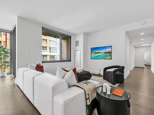 9 Avenue At Port Imperial image 8 of 50