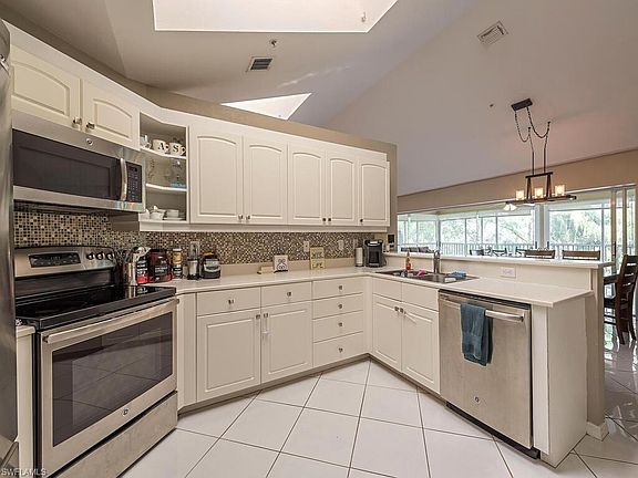 5th image of 776 Eagle Creek Dr APT 301